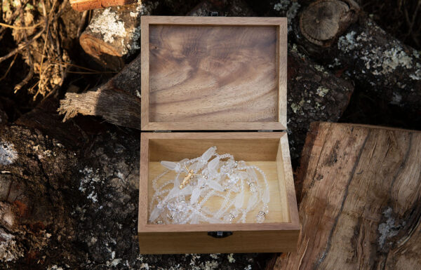 Caja Para Lazo De Boda Personalizado En Maderas Finas - Image 3