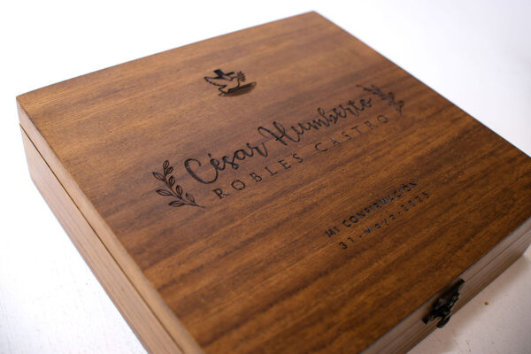 Biblia + Vela + Cajita Para Boda Personalizada - Image 2