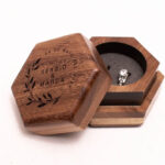 Cajita para anillos de boda personalizada