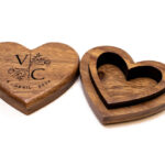 Caja Corazón de madera para Arras de Boda
