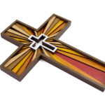 Cruz de madera Multicapa poligonal colores