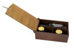 Cajita de madera personalizada para vino y snacks - Image 5