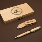 Pluma Boligrafo De Madera + Usb + Estuche Personalizados